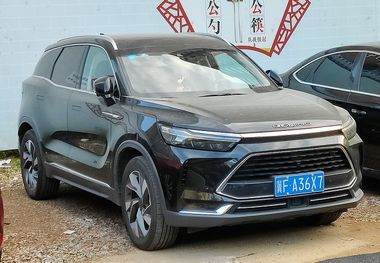  بایکX7؛ شاسی‌بلند جایگزین تیارا رونمایی شد