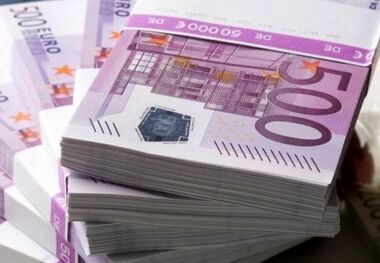 قیمت یورو دولتی امروز شنبه 13 مرداد بالا رفت
