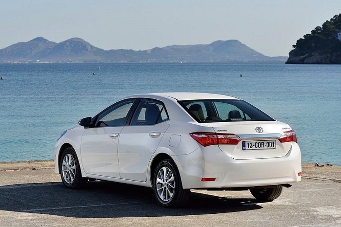 قیمت تویوتا کرولا وارداتی مشخص شد؛ رقیب نیسان سیلفی در ایران