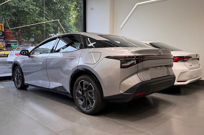 تویوتا bZ3؛ سدان جذاب ژاپنی به مرز سه میلیارد رسید