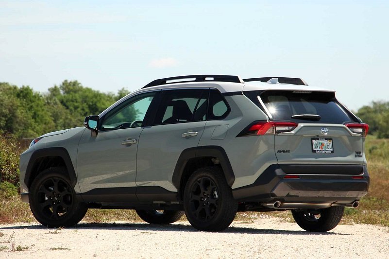 مقایسه هوندا CR-V و تویوتا RAV4 هیبرید؛ دوئل شاسی‌بلند‌های تازه‌نفس در ایران