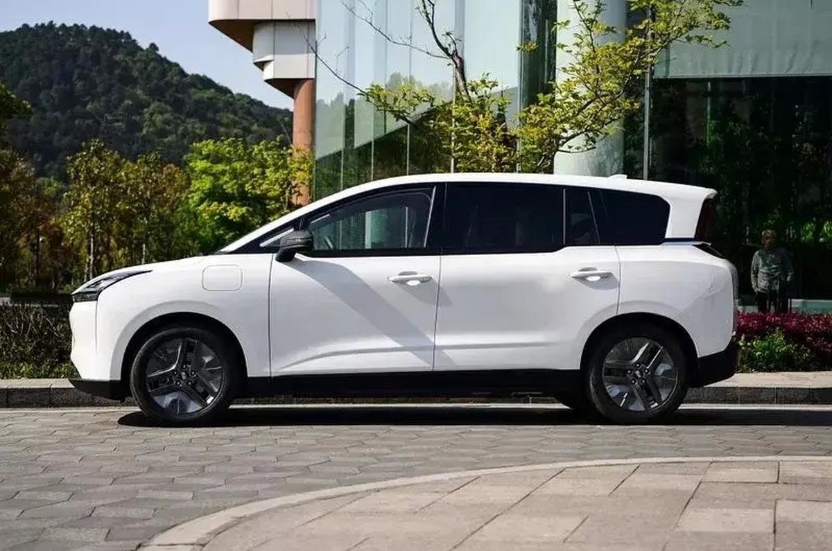 فراخوان ایرانخودرو؛ فروش خودروهای برقی آغاز شد