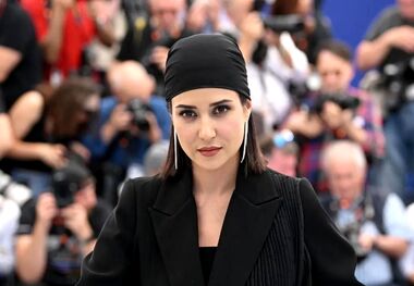  استایل پریناز ایزدیار بیشتر از ۲۰۰ میلیون آب خورد! (عکس)