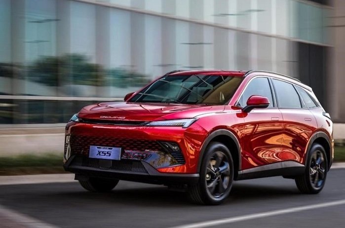 بایک X55 و X7؛ دو شاسی‌بلند جدید دیار خودرو در نمایشگاه خودرو اصفهان