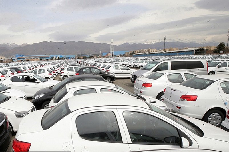 چه کسی مخالف بازگشت خودرو به بورس است؟