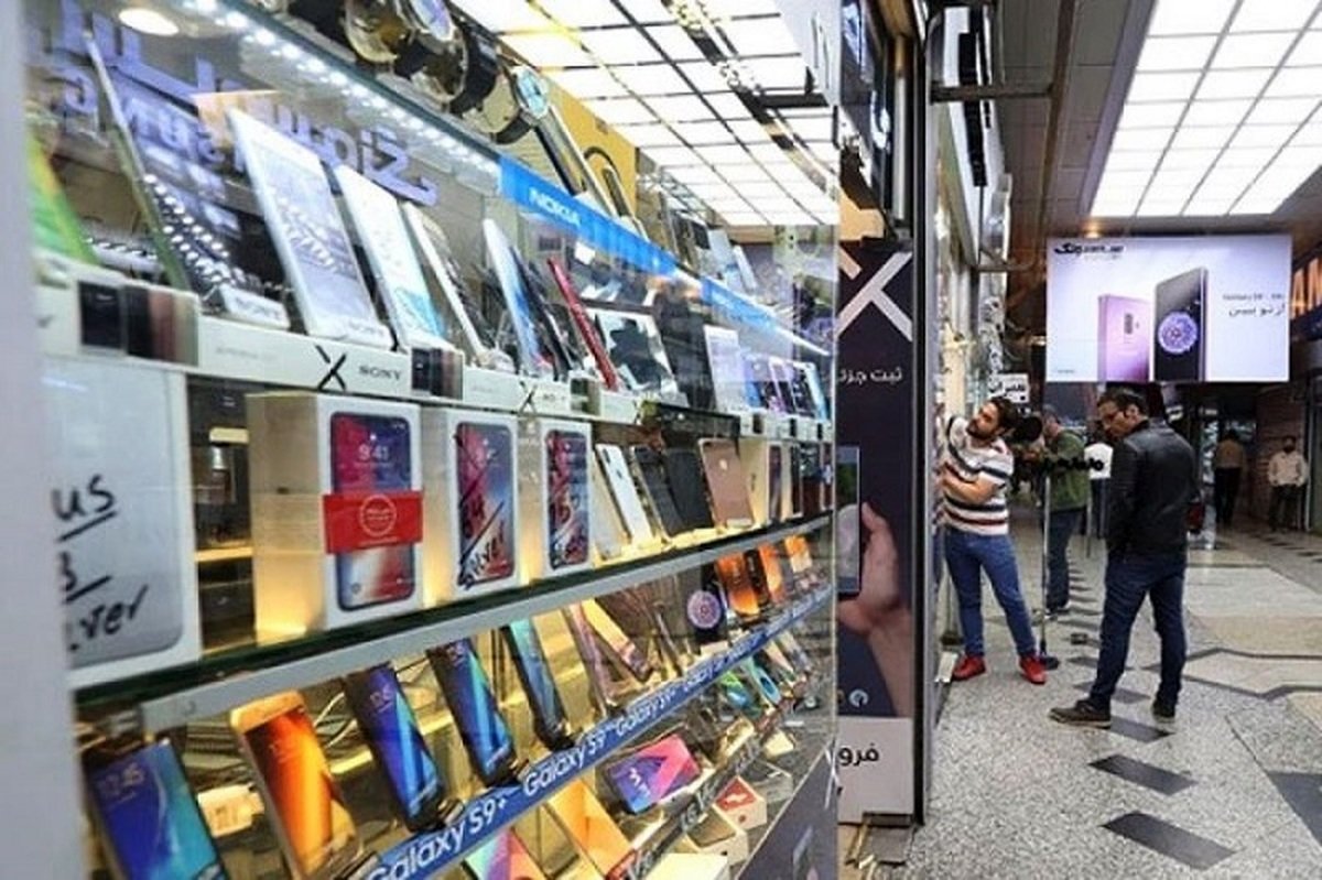 راهنمای خرید چهار گوشی پرفروش زیر ۲۵ میلیون