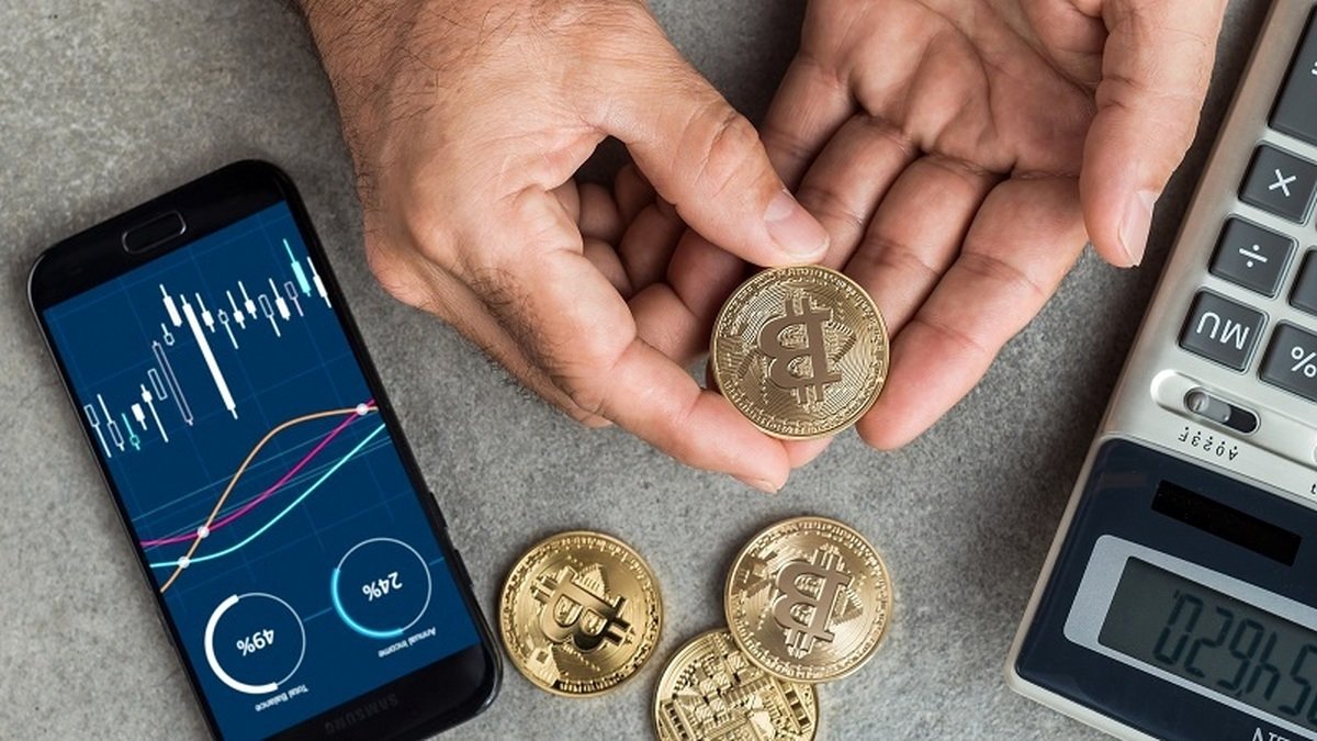 دو پیشبینی متفاوت از قیمت بیتکوین/ نظر دیپسیک و چت جیبیتی چیست؟