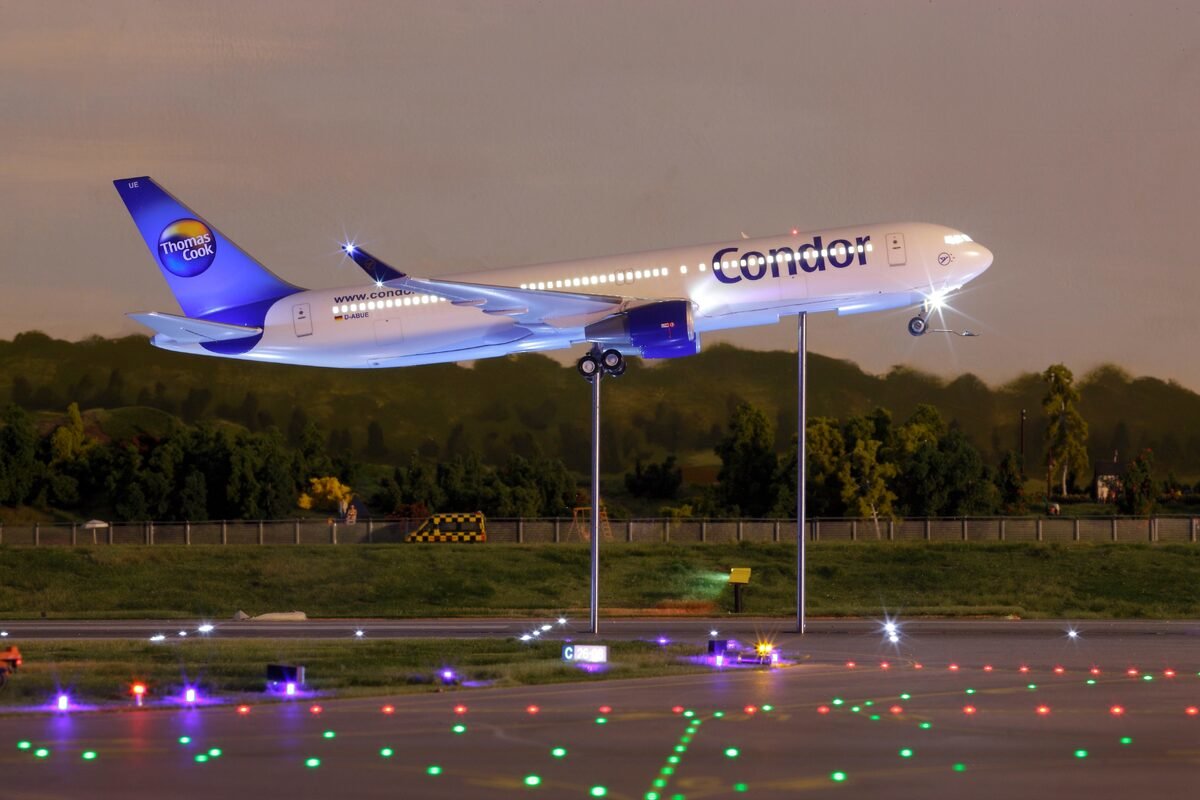 قیمت بلیط هواپیما تهران دبی امروز سهشنبه 2 بهمن/ پرواز اکونومی 9 میلیون