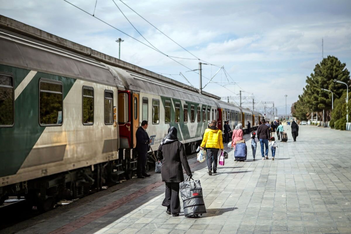 پیش‌فروش بلیط قطار در اسفند؛ سفر با قطار چقدر گران‌ شد؟