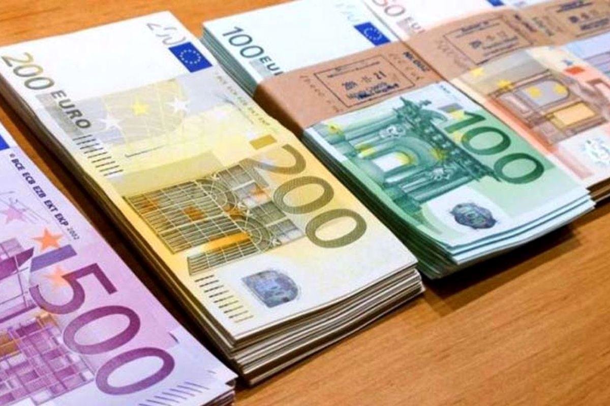 قیمت یورو در صرافی ملی امروز دوشنبه ۱۵ مرداد 