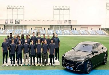 سورپرایز BMW برای رئالی‌ها/ اهدای i۷ به ام‌باپه و وینیسیوس