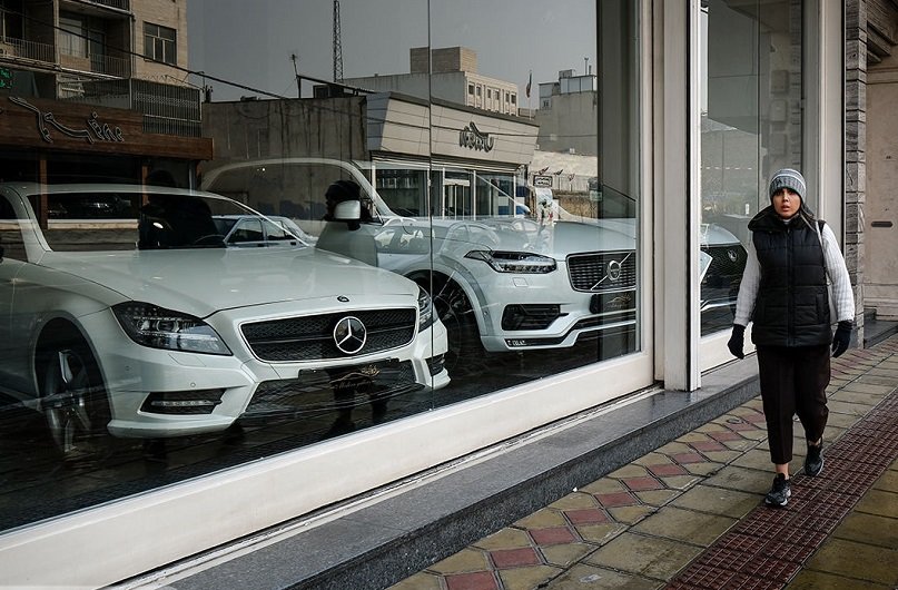 سقوط تعرفه واردات خودرو؛ بلیط ورود خودروهای خارجی صادر شد
