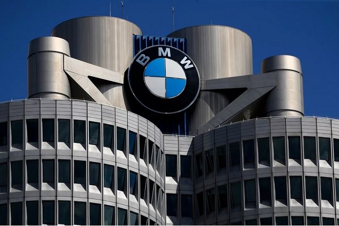 تاکتیک 20 سال پیش BMW برای تمسخر بنز و آئودی!