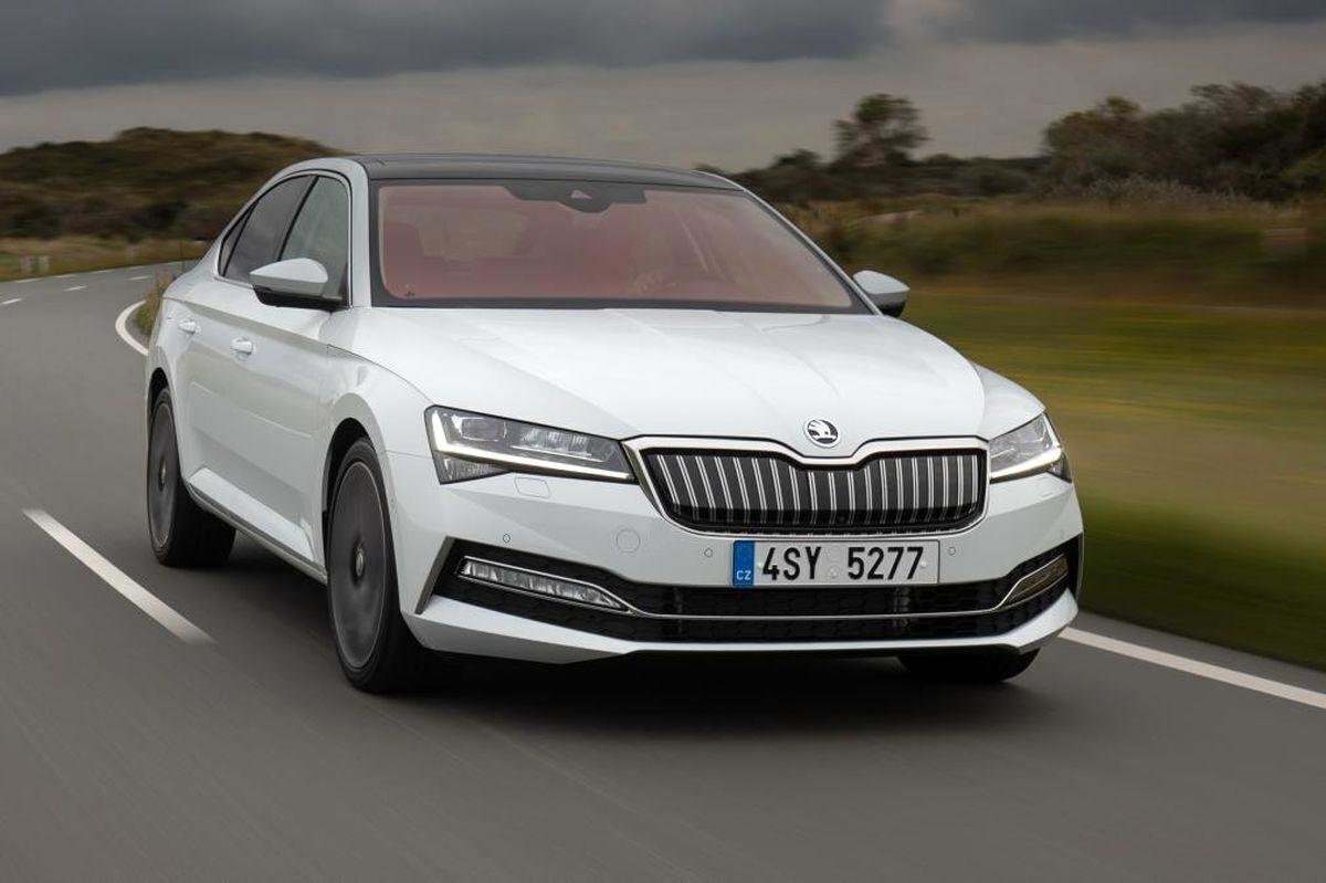 مقایسه مزدا ۳ و اشکودا سوپرب؛ تقابل سدانهای اروپایی و آسیایی