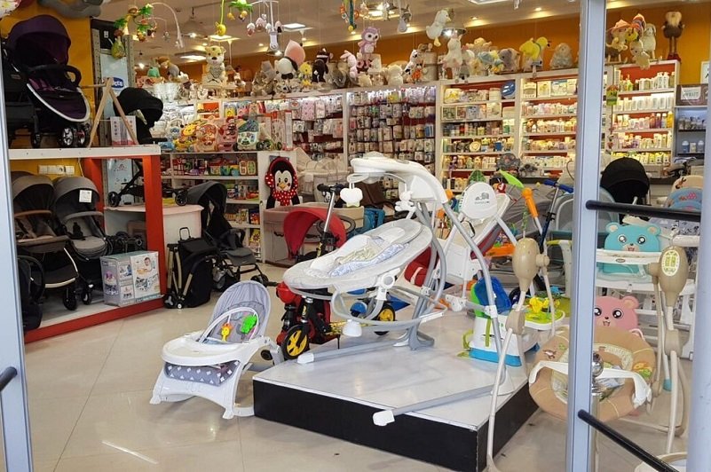 تب سیسمونی لاکچری با هزینه‌‌های میلیونی؛ از پستونک تا شیشه‌شیر طلا!