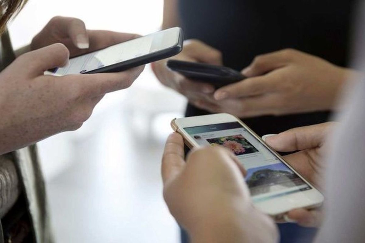 واردات گوشی‌ های مسافری چقدر هزینه دارد؟