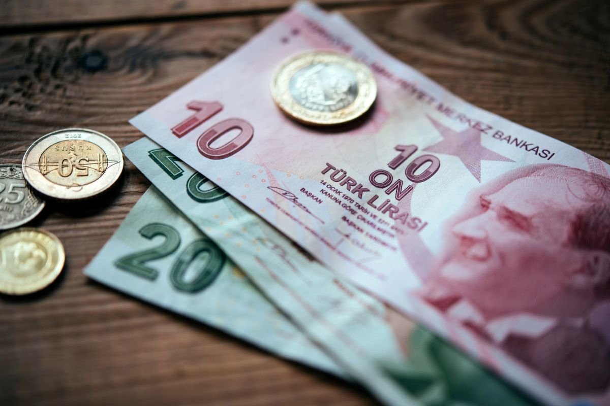 قیمت لیر ترکیه امروز 5 تیر / لیر همچنان در حال بالا رفتن