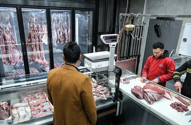 پشت پرده گرانی گوشت؛ از حذف ارز ترجیحی تا کمبود نهاده‌ها