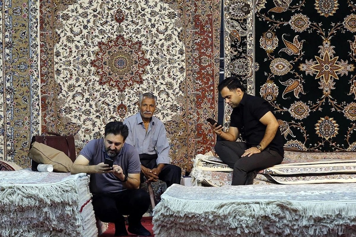 تولید ایران، به کام افغانستان/ فرش ایرانی چطور سر از آمریکا درآورد؟