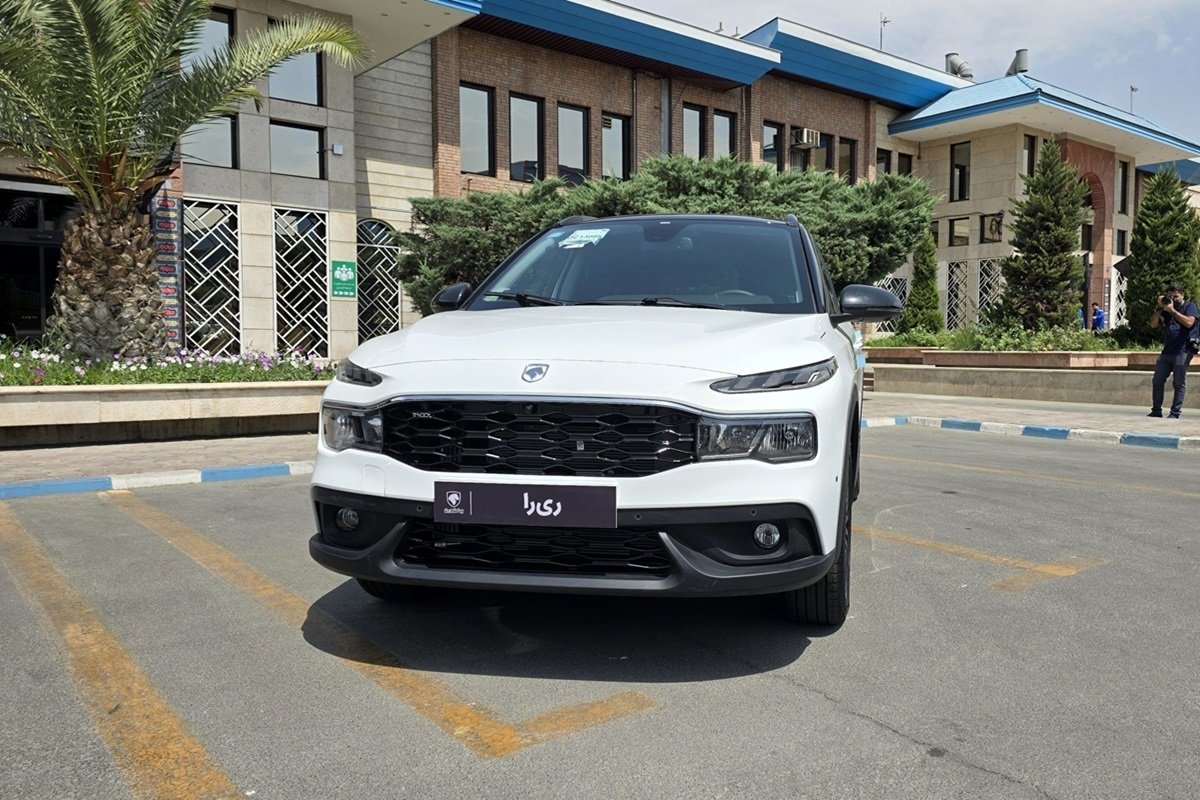 قیمت محصولات ایران‌خودرو امروز جمعه 22 فروردین/ اختلاف 546 میلیونی ری‌را در بازار و کارخانه