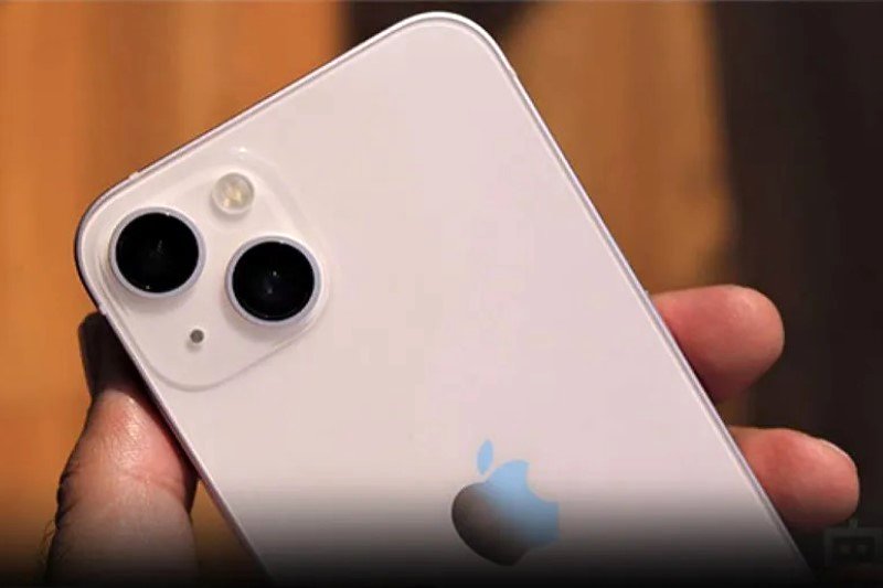 قیمت آیفون سر به فلاک کشید؛ نتیجه شاهکار تعرفهای دولت