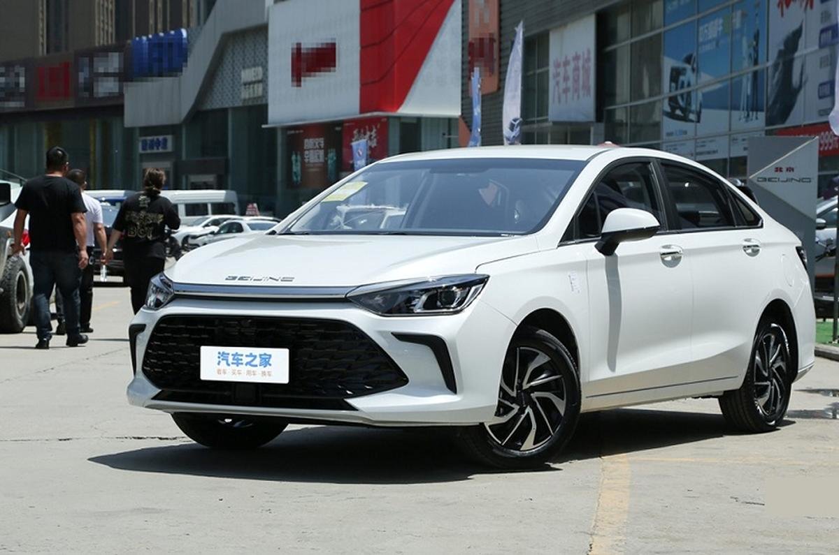 سابرینا پلاس؛ سدانی اقتصادی با چاشنی مدرنیته