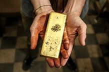 طلای جهانی عقب‌نشینی کرد