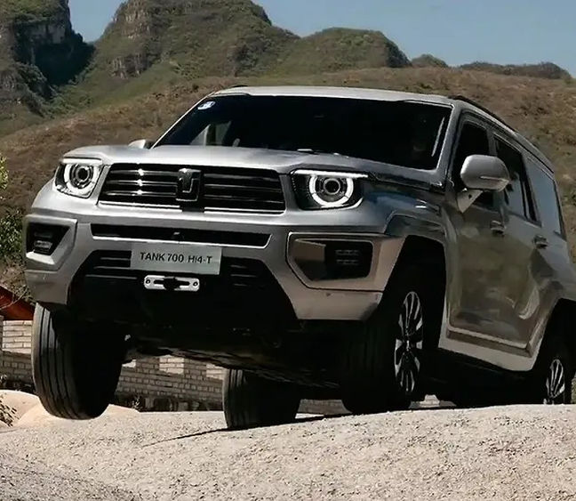 تانک ۷۰۰؛ رقیب لندکروز در ایران معرفی شد