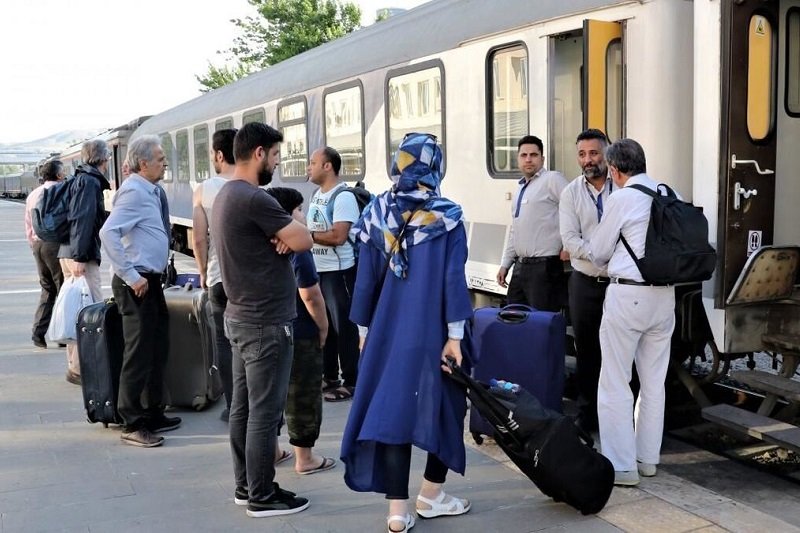 چالش قیمت گذاری دستوری بلیط قطار 