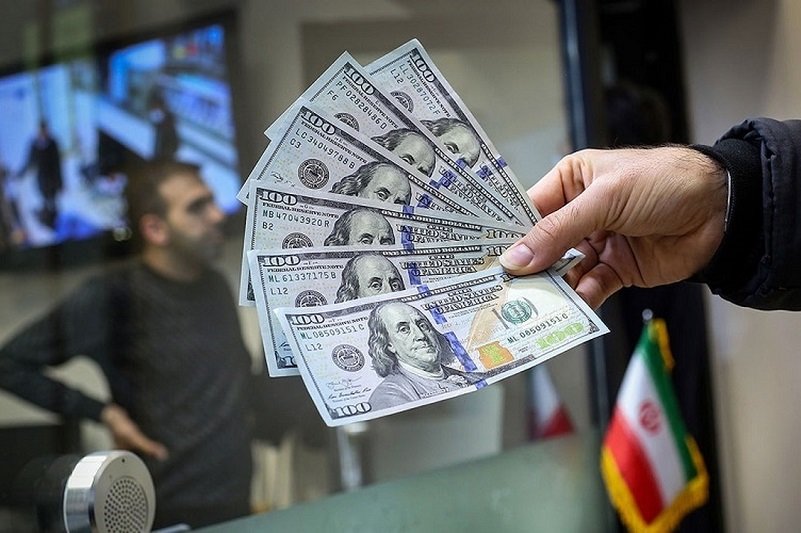 قیمت دلار و یورو امروز 24 مهر/ فاصله دلار دولتی و آزاد چقدر است