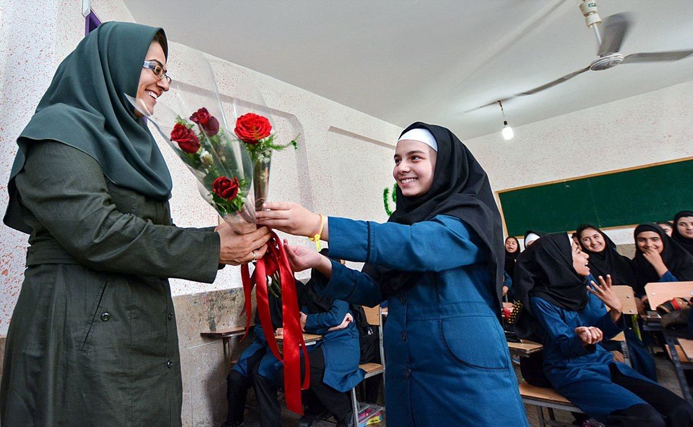 کاهش ساعت کاری معلمان