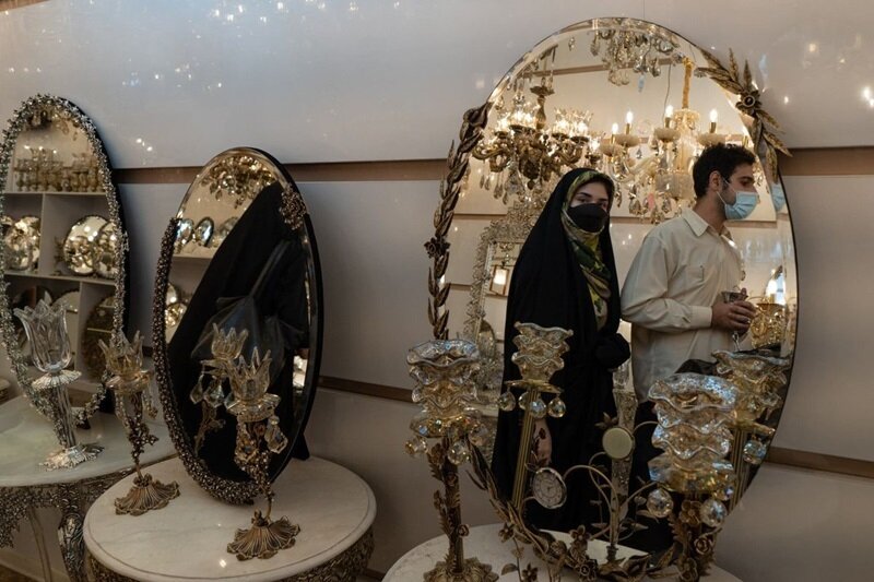 صف نیم‌میلیونی وام ازدواج و فرزندآوری/ ۷۳ میلیارد یورو ارز صادراتی برنگشته است