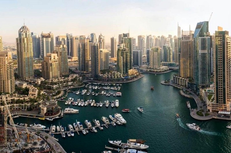 سفر چهار روزه به دبی چقدر آب میخورد؟