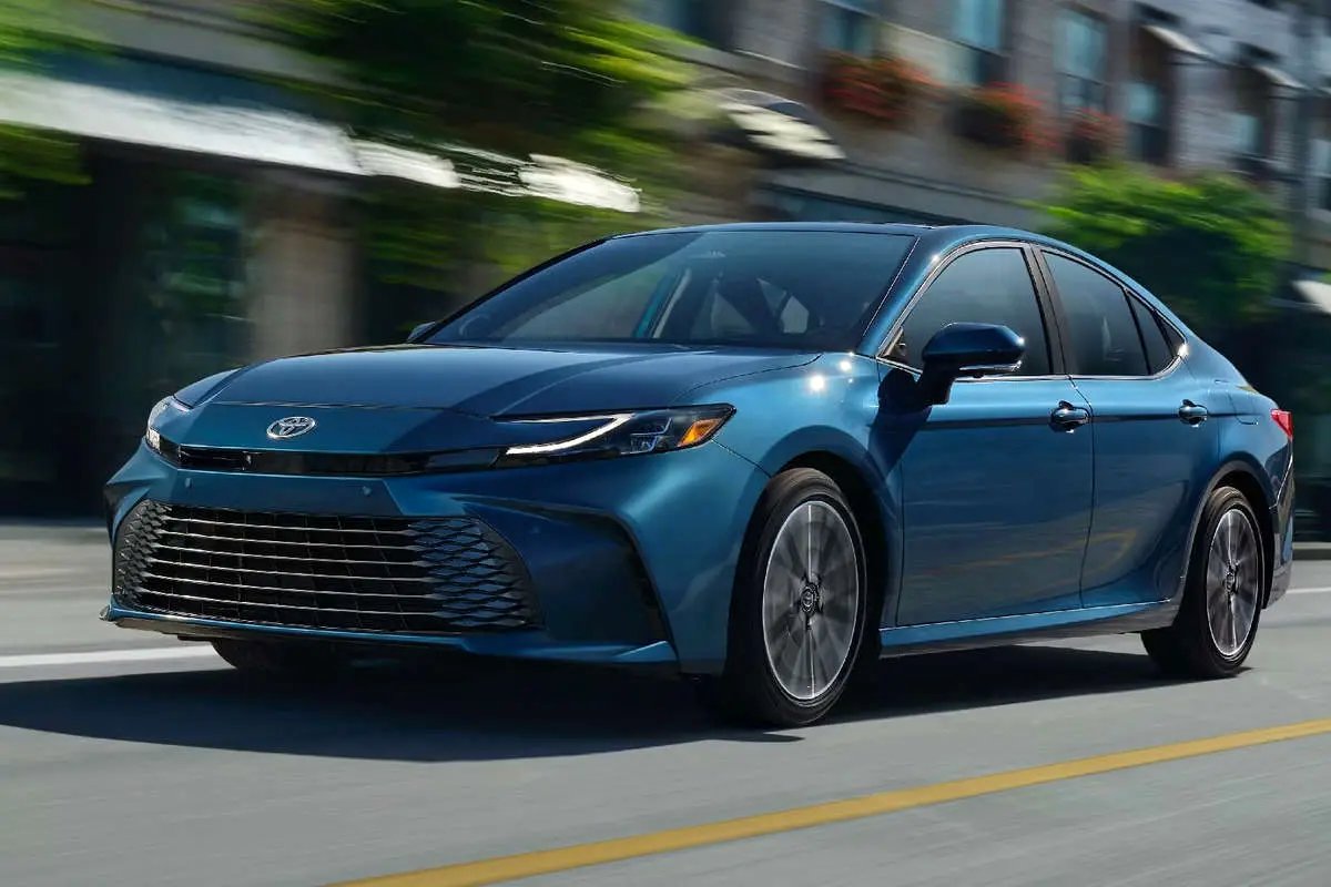 فروش ۸۰۰ دستگاه تویوتا کمری فقط در یک روز!