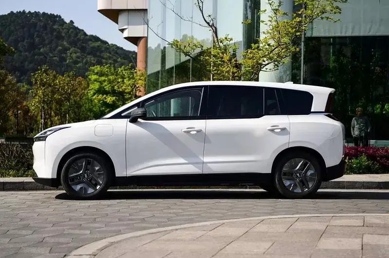 فروش اقساطی محصولات برقی ایران‌خودرو آغاز شد؛ موعد تحویل 45 روز