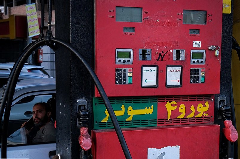 کارت سوخت حذف نمی‌شود/ سوخت‌گیری با اپلیکیشن و توکن در راه است