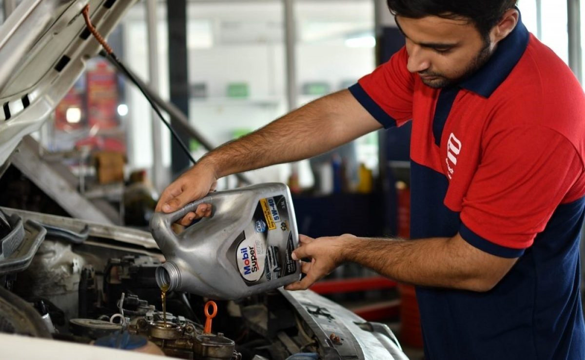 قیمت روغن هیدرولیک در بازار؛ روغن خودرو کاسپین چقدر فروخته می‌شود؟