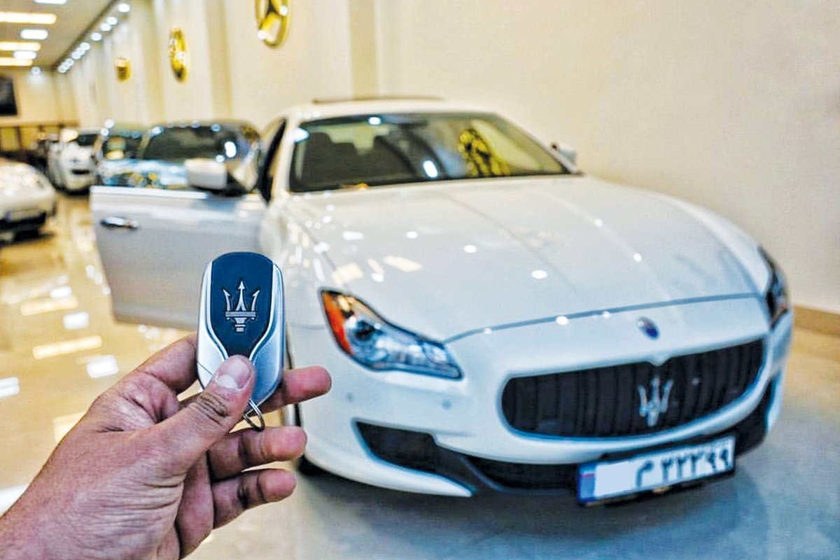 جنجال مازراتی 15 میلیاردی در گمرک بندرلنگه (ویدئو)