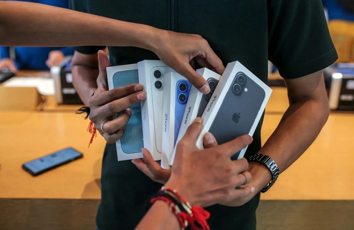 همدستی کیوی و سیبزمینی برای واردات آیفون!