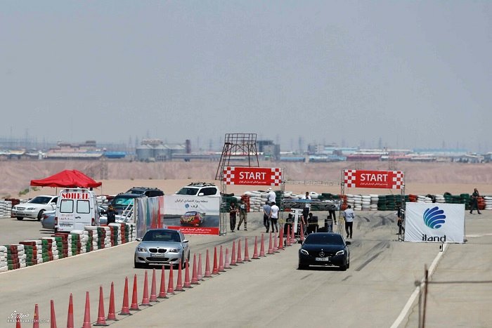 فیلم؛ تحقیر مرسدس بنز توسط بی‌ام‌و M5 در تهران!