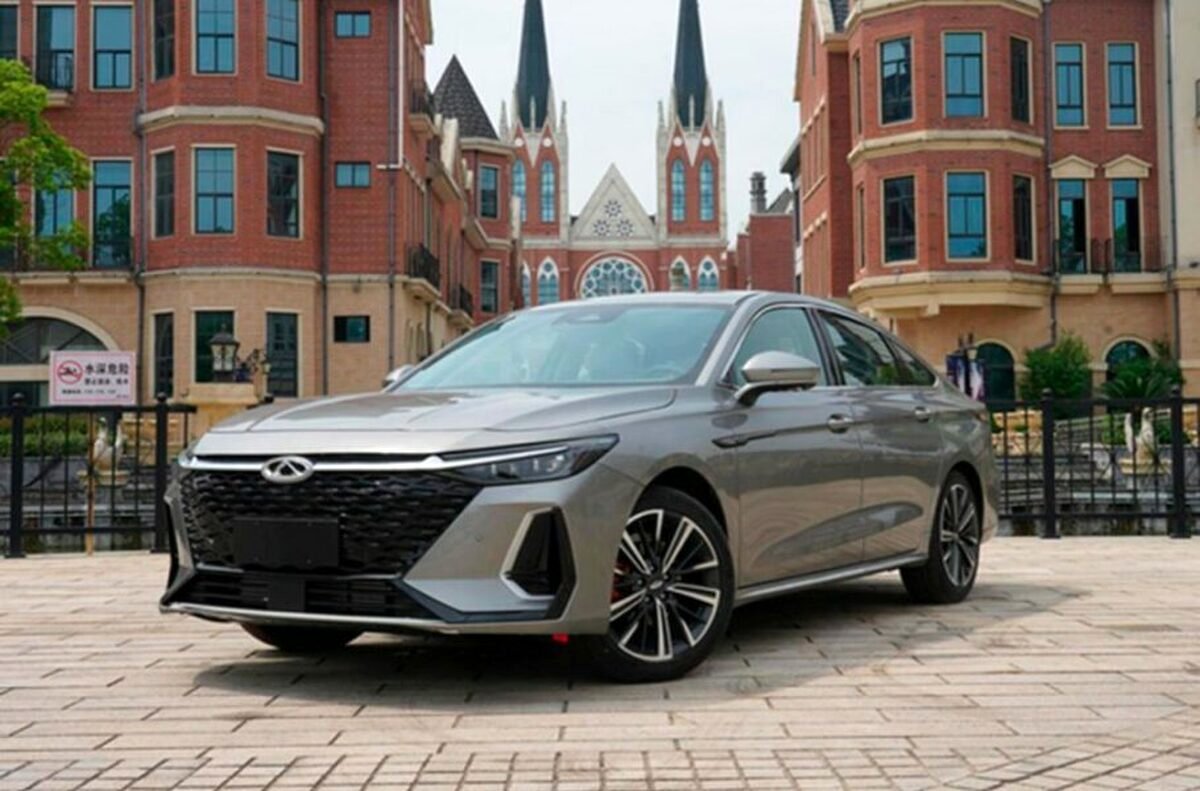 آریزو 8؛ جدیدترین سدان چری در ایران