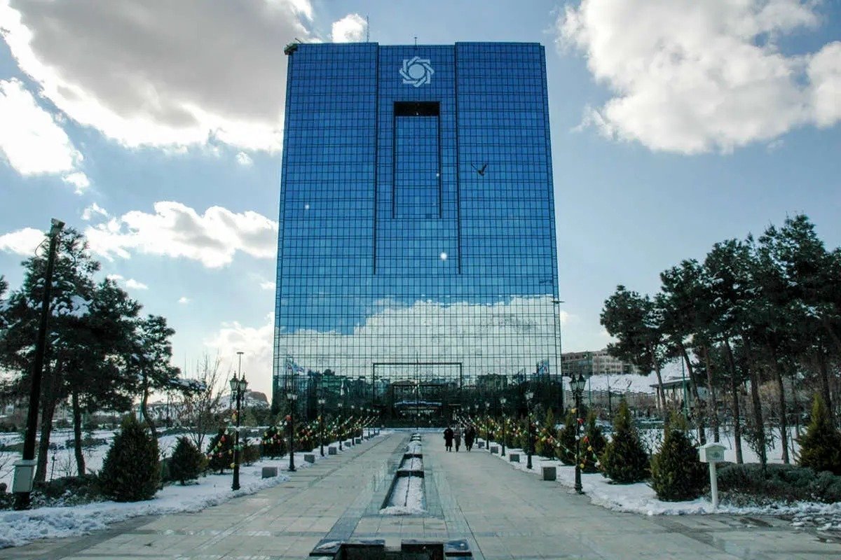 آمار عجیب وام به خودیها لو رفت/ چهار بانک قسر در رفتند!