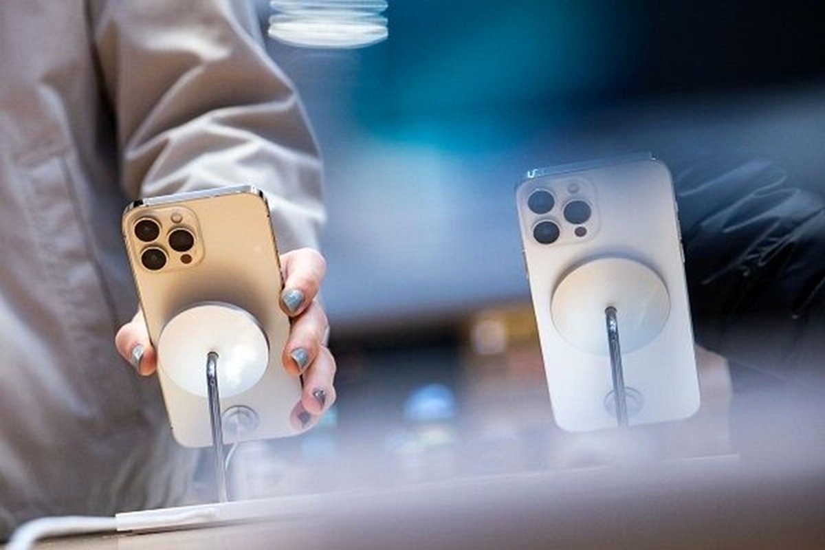 رجیستری آیفونهای قاچاق با ارقام نجومی آغاز شد