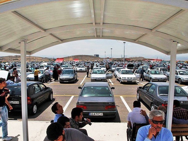 قیمت روز خودرو شنبه 18 شهریور/ پیشروی قیمت‌ها در بازار آزاد