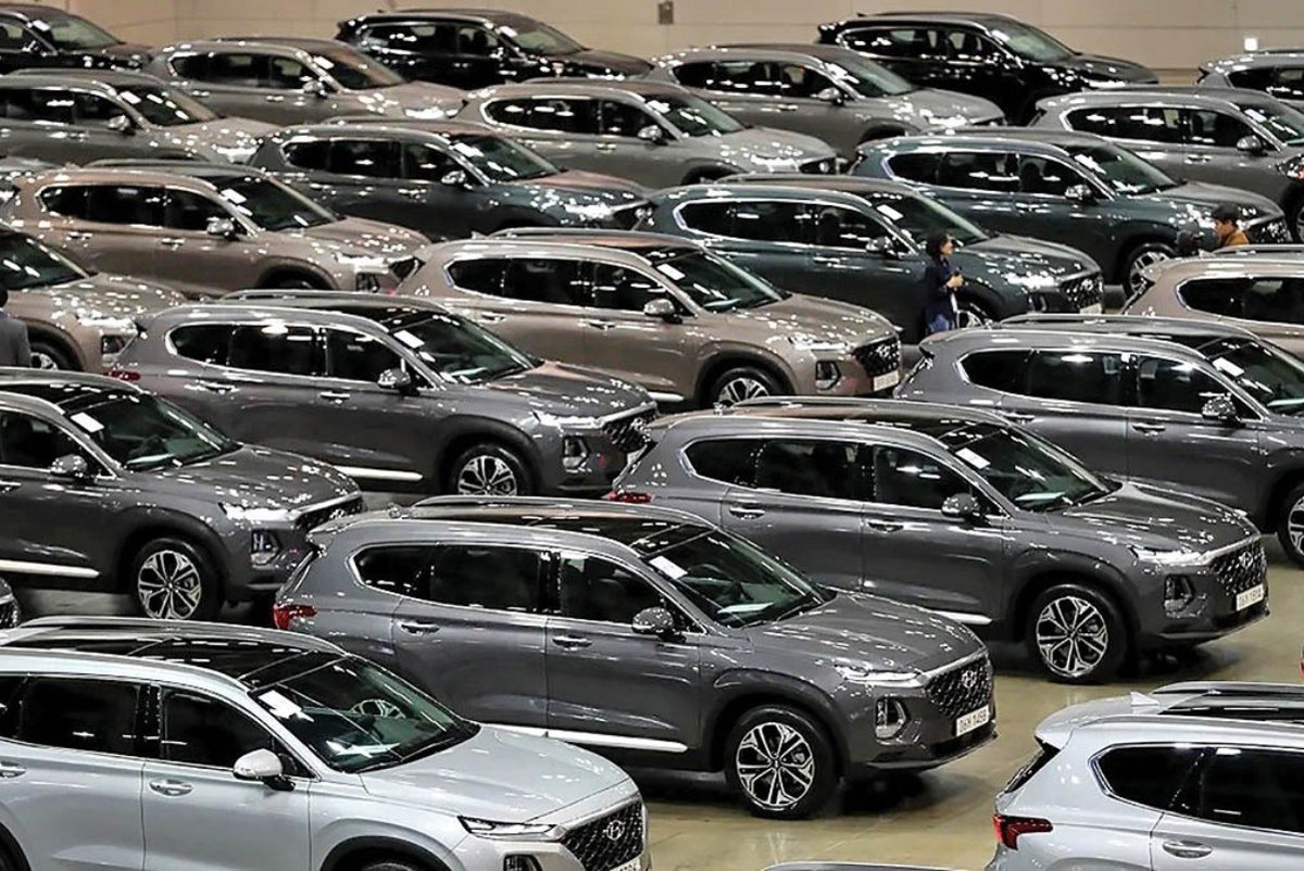  خودرو‌های وارداتی چرا در بازار عرضه نمی‌شوند؟