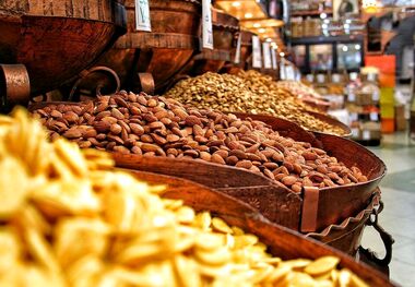 میوه و آجیل شب عید چند؟