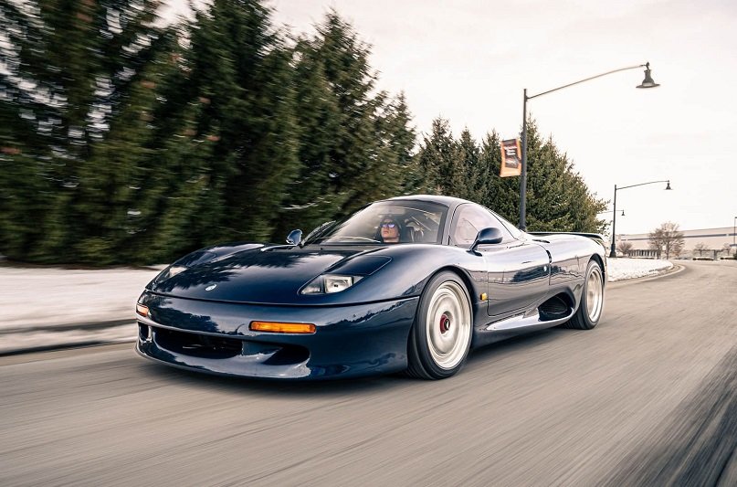 10 خودروی فراموش شده اسپرت دهه 90؛ از دوج دیتونا تا جگوار XJR-15