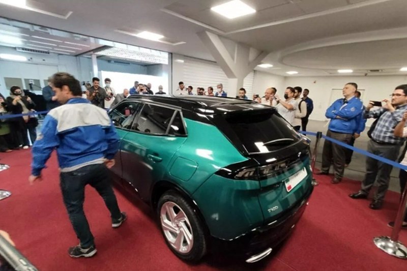 (ویدئو) تست قطع انگشت؛ BMW و تسلا رد شدند!