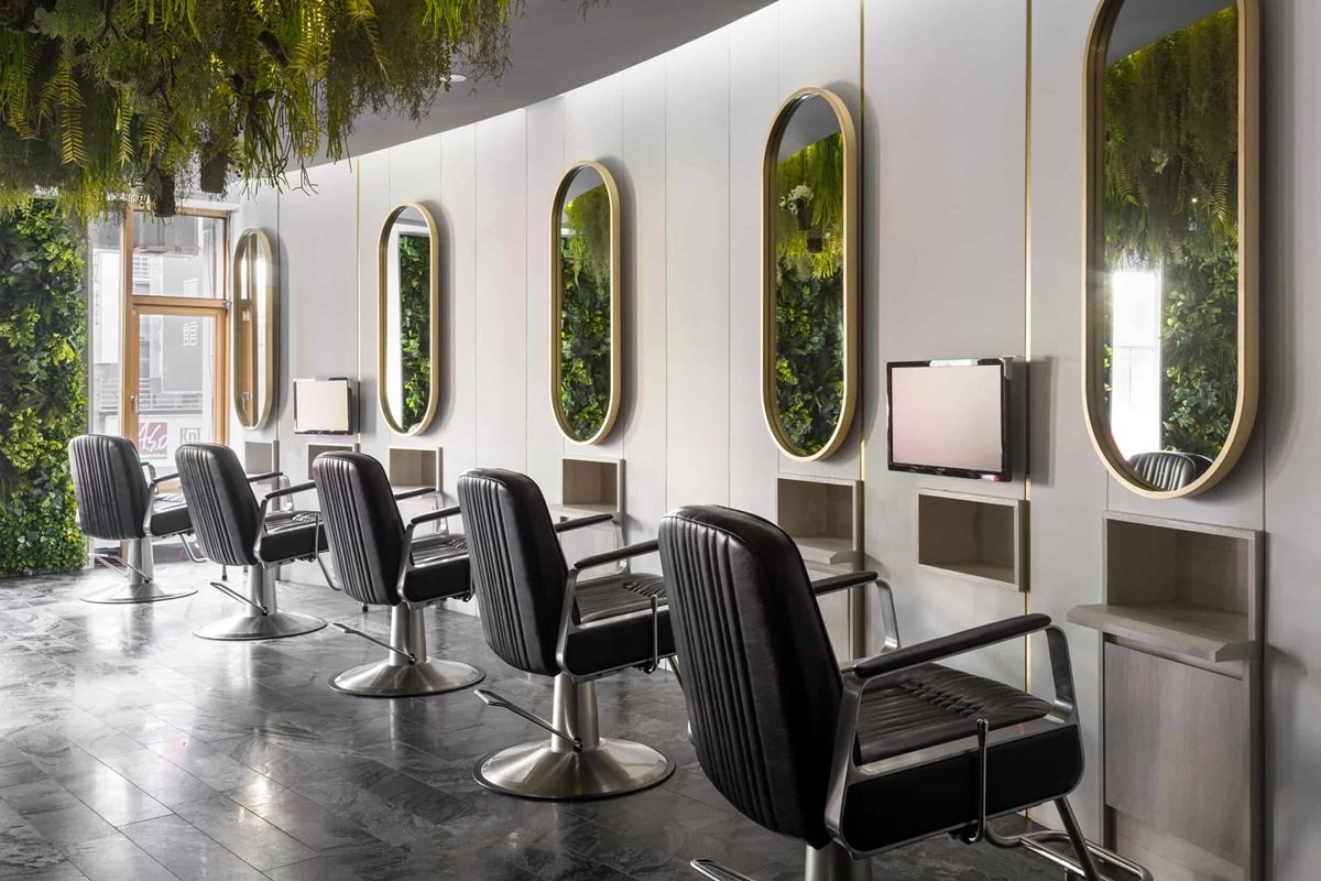 آرایشگرها چقدر درآمد دارند؟