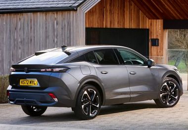 مقایسه پژو 408X و کیا K5 توربو؛ نبرد سدان فرانسوی برابر رقیب کره‌ای